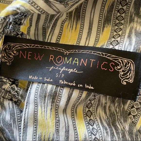 New Romantics Free People Lace and Embroidered Trimmed Tunic Top Size Small - Picture 9 of 13